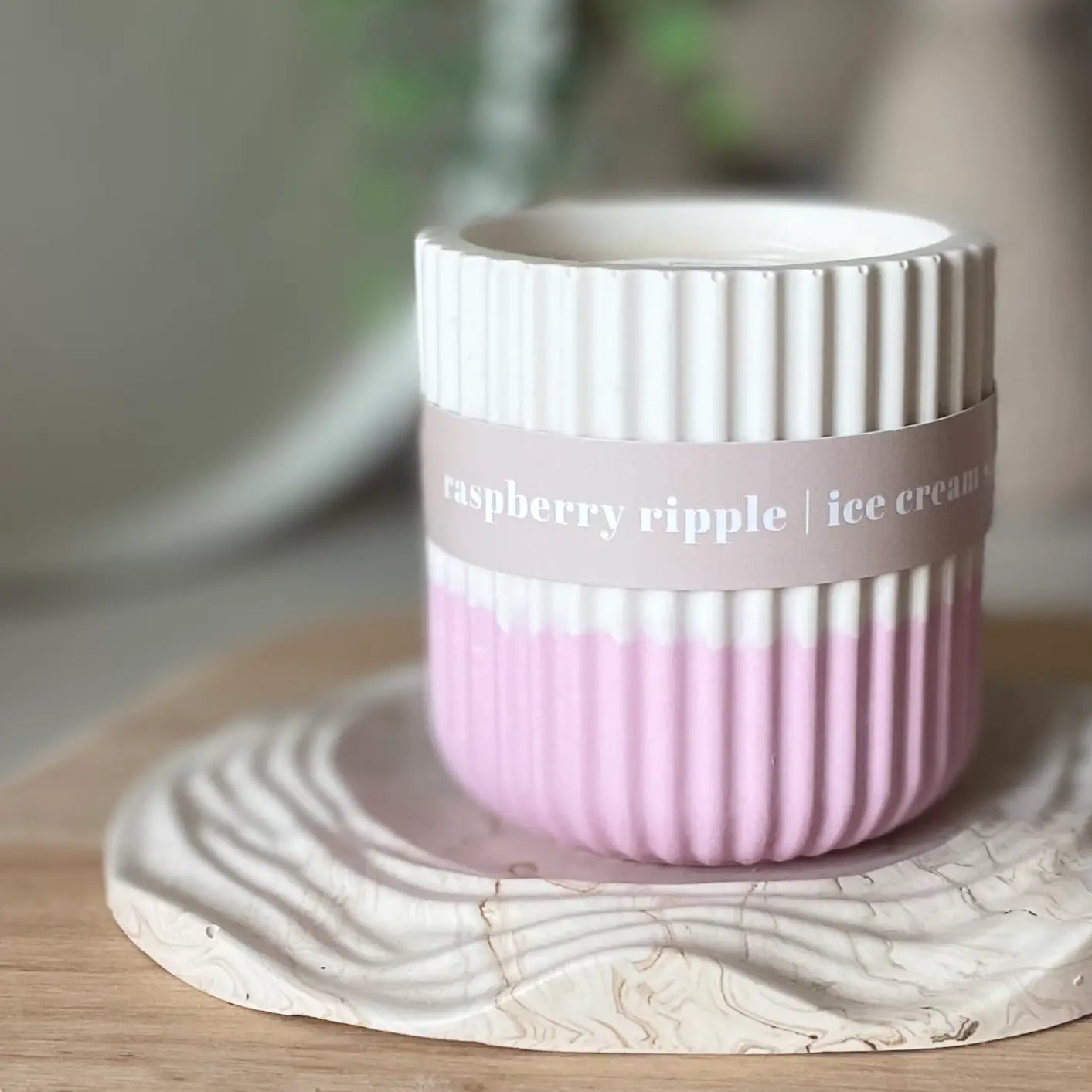 Wax Leaf - Large Candle - Raspberry Ripple