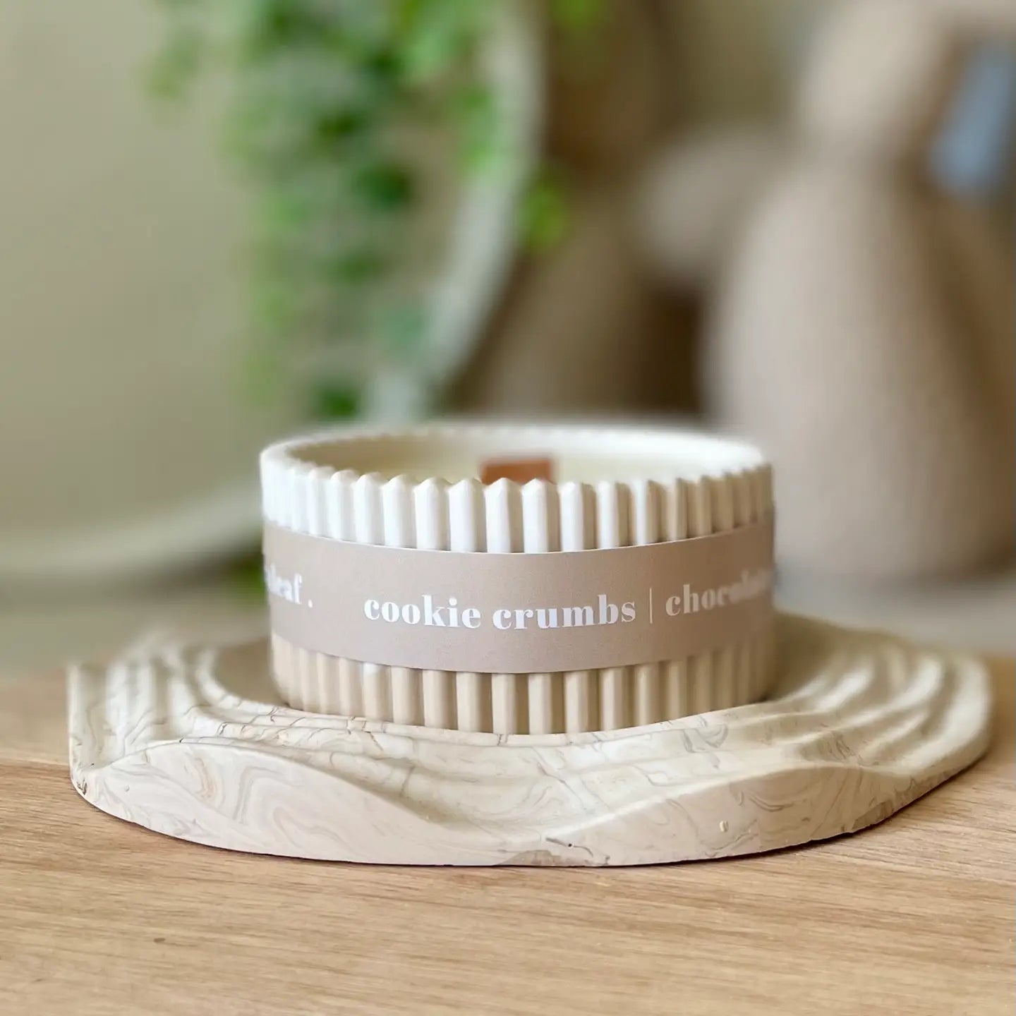 Wax Leaf - Small Candle - Cookie Crumbs