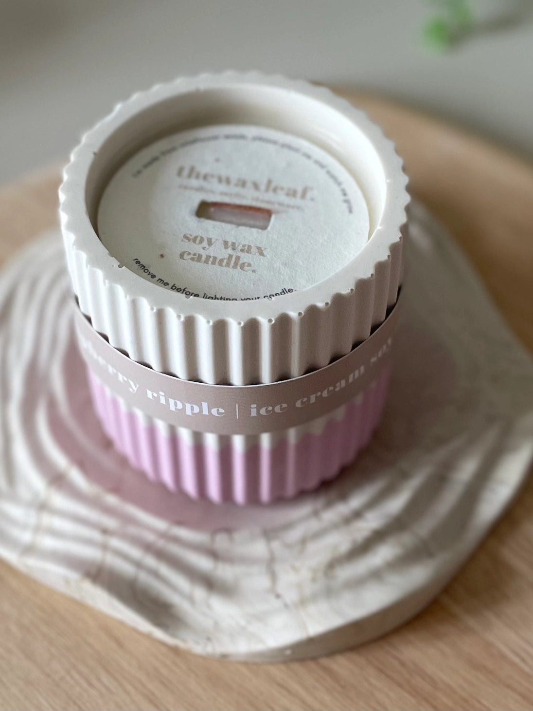 Wax Leaf - Large Candle - Raspberry Ripple