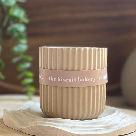 Wax Leaf - Large Candle - Biscuit Bakery