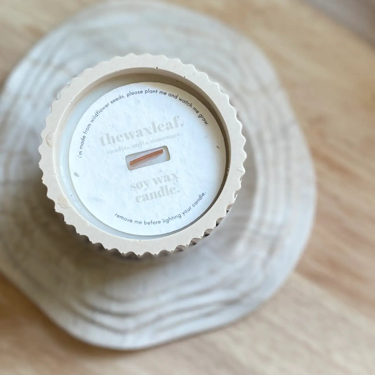 Wax Leaf - Large Candle - Biscuit Bakery