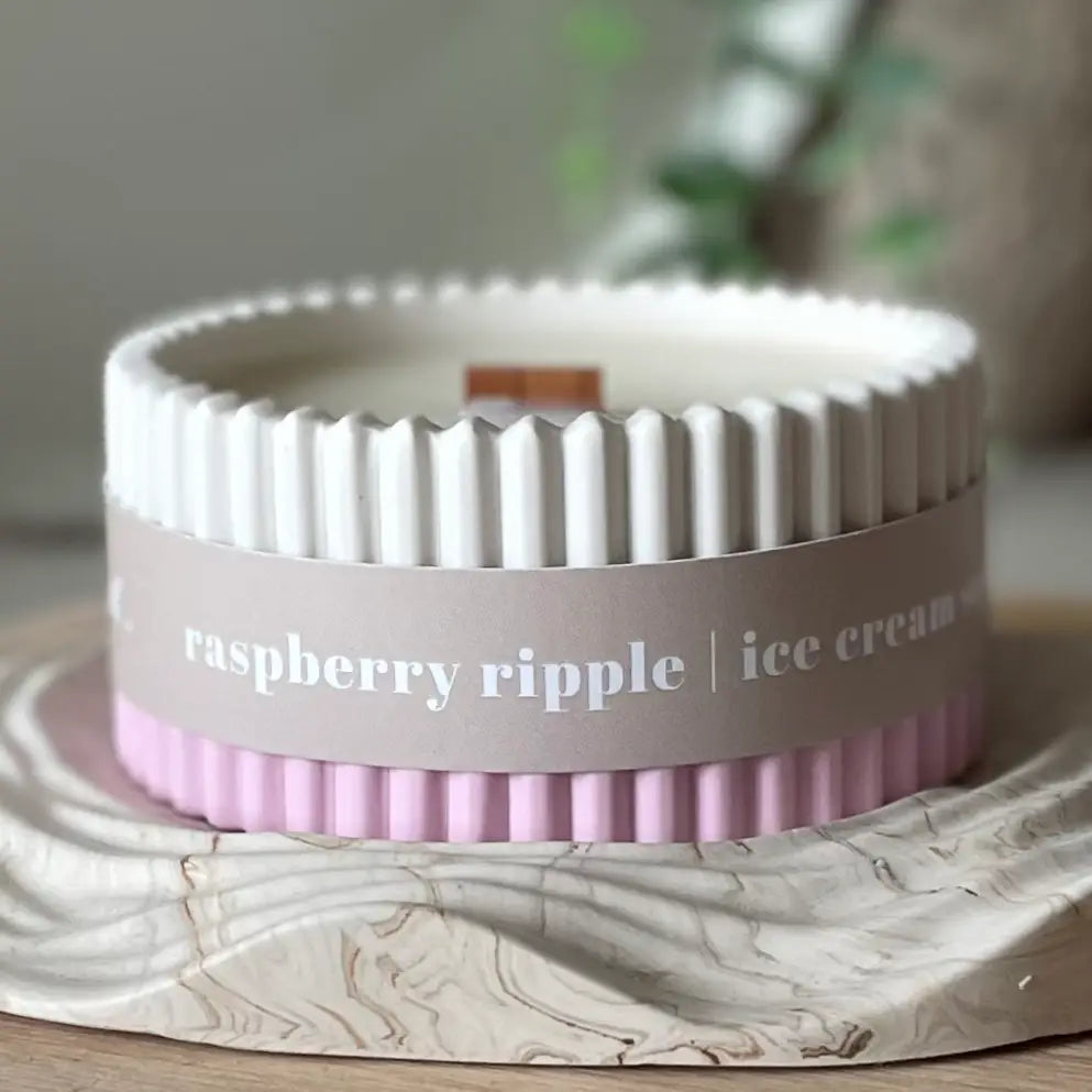 Wax Leaf - Small Candle - Raspberry Ripple
