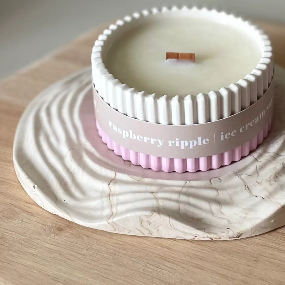 Wax Leaf - Small Candle - Raspberry Ripple