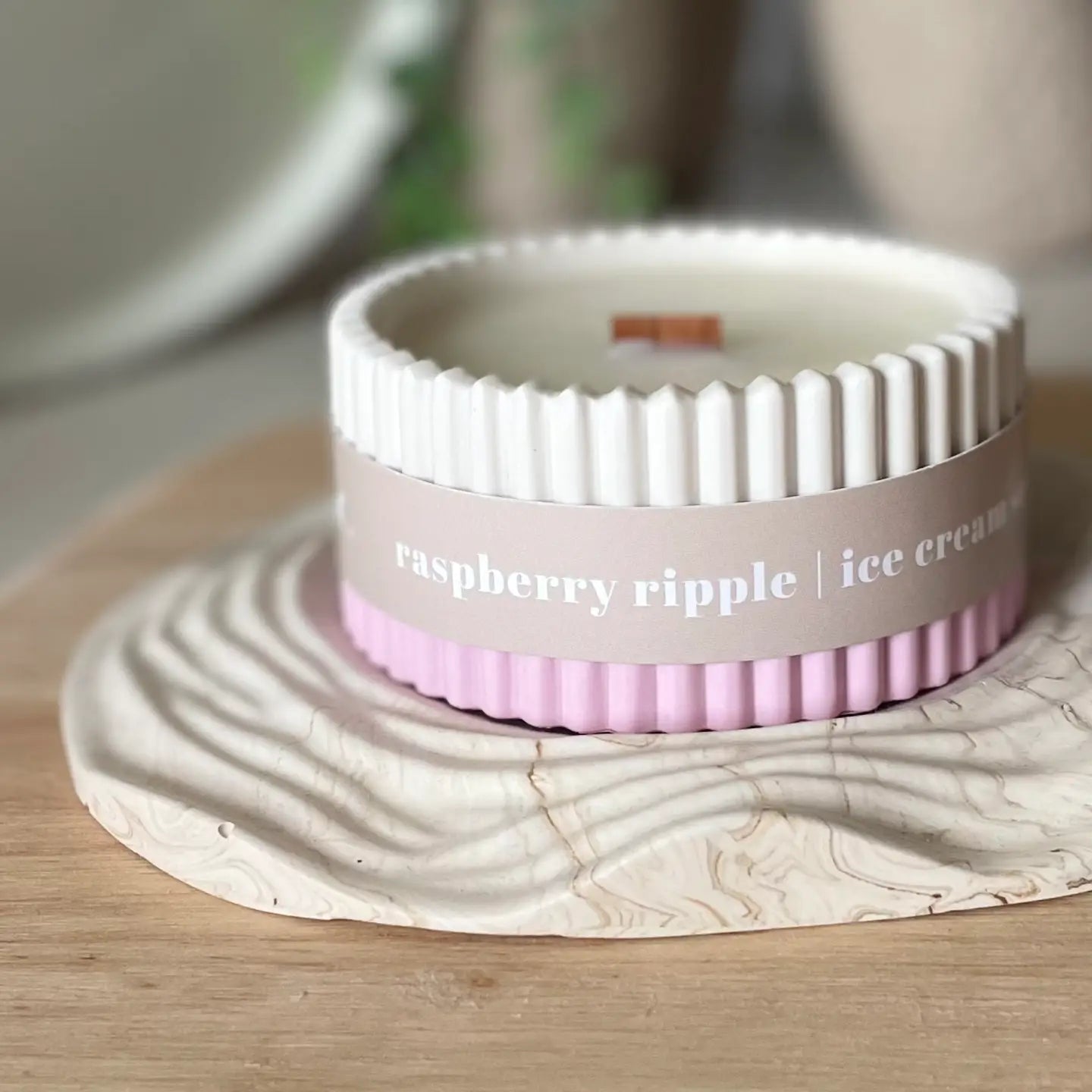 Wax Leaf - Small Candle - Raspberry Ripple