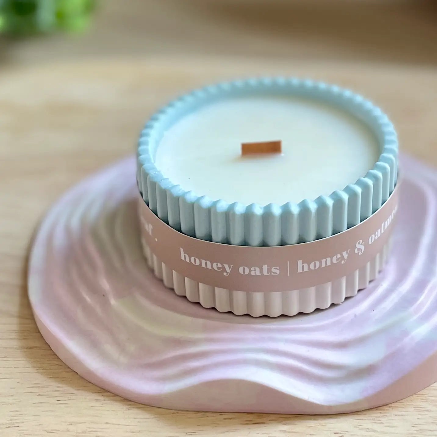 Wax Leaf - Small Candle - Honey Oats