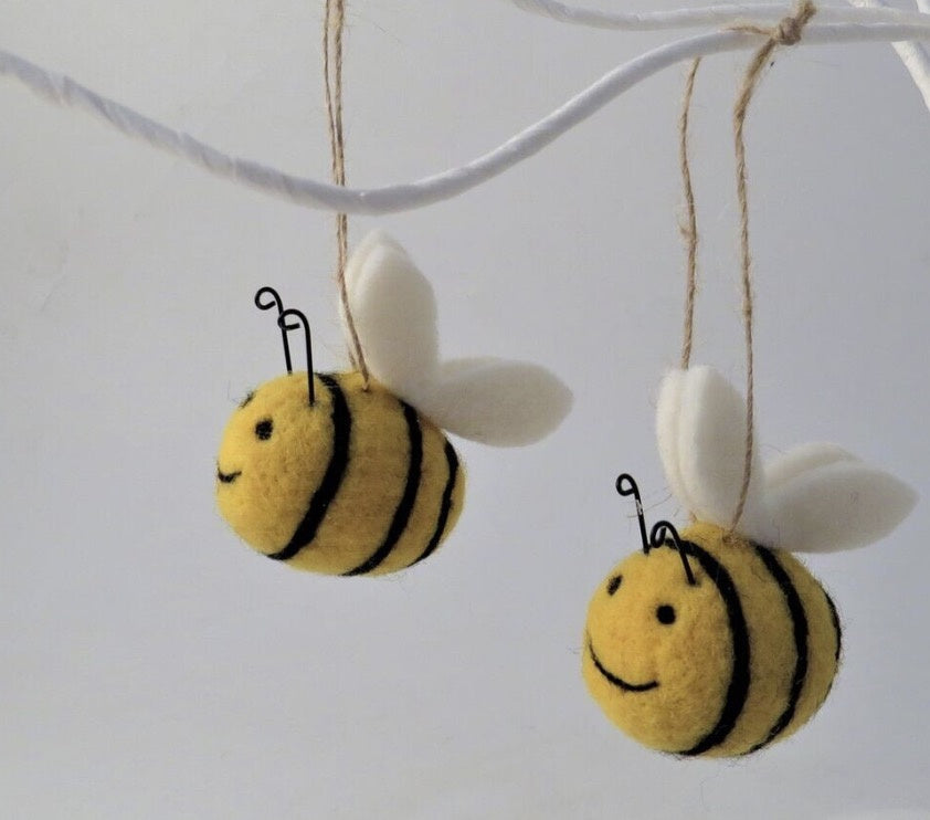 Felt Bee Hanger